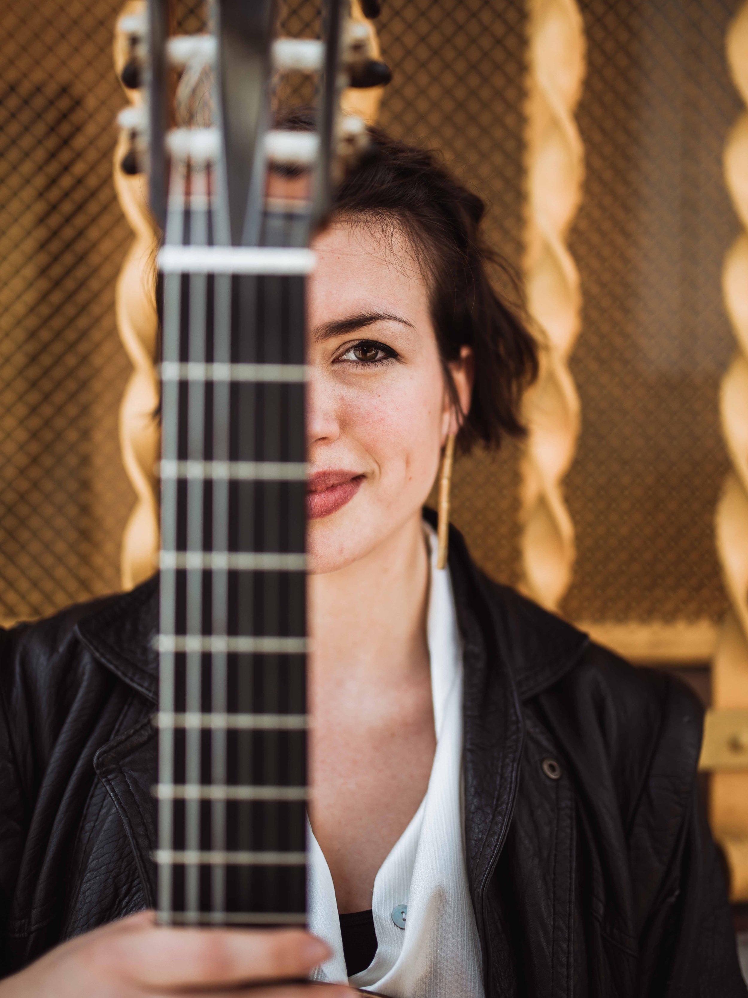 Ariell Krebs french composer and guitarist